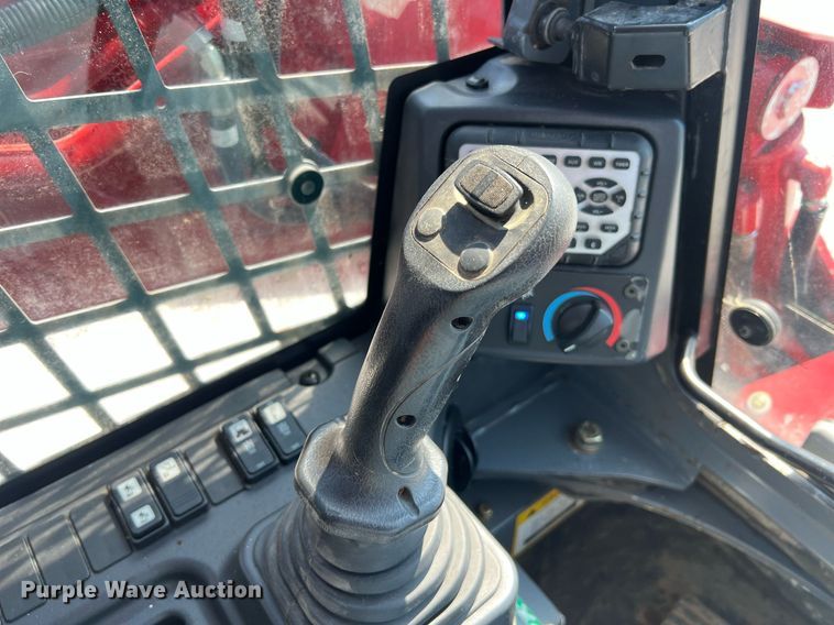 image for item II9142 2016 Takeuchi TL12V2  tracked skid steer loader