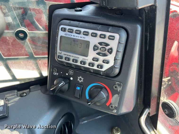 image for item II9142 2016 Takeuchi TL12V2  tracked skid steer loader