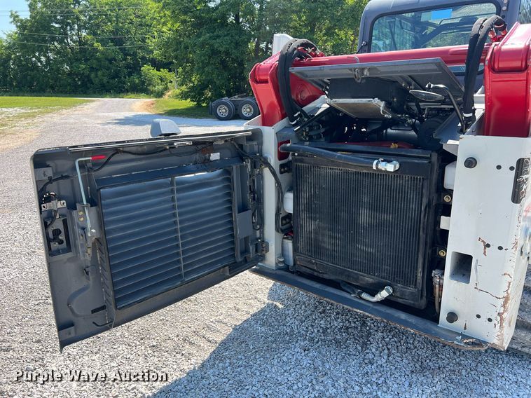 image for item II9142 2016 Takeuchi TL12V2  tracked skid steer loader