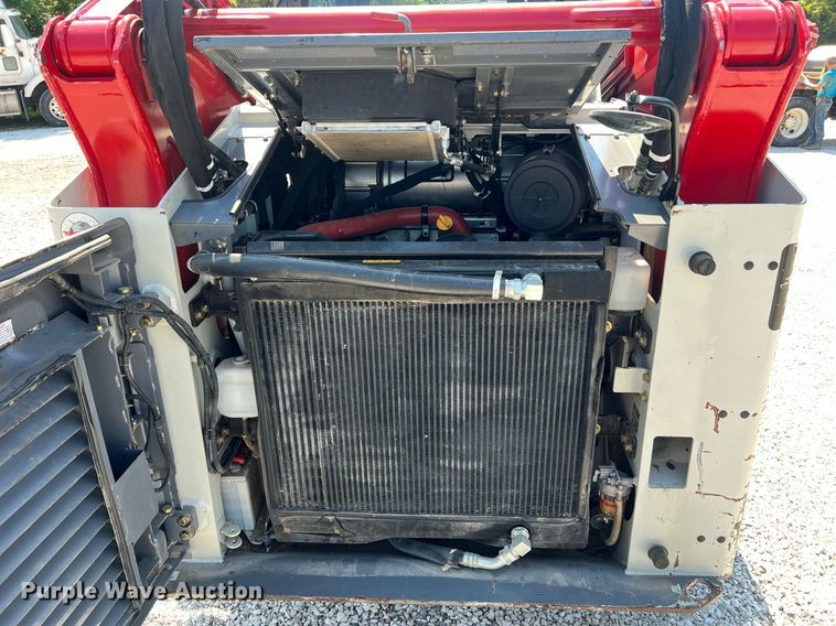 image for item II9142 2016 Takeuchi TL12V2  tracked skid steer loader