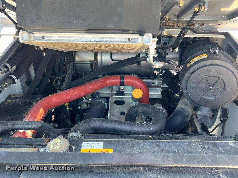 image for item II9142 2016 Takeuchi TL12V2  tracked skid steer loader