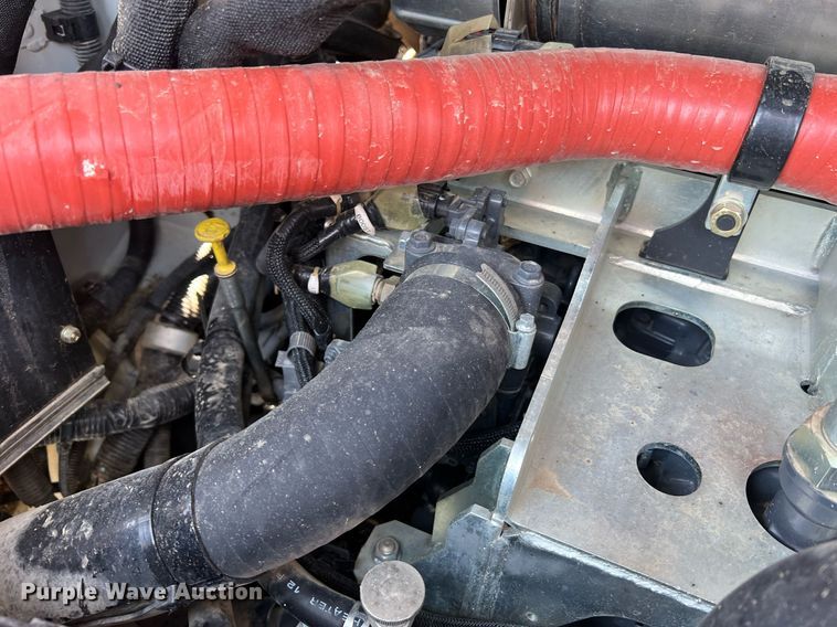 image for item II9142 2016 Takeuchi TL12V2  tracked skid steer loader