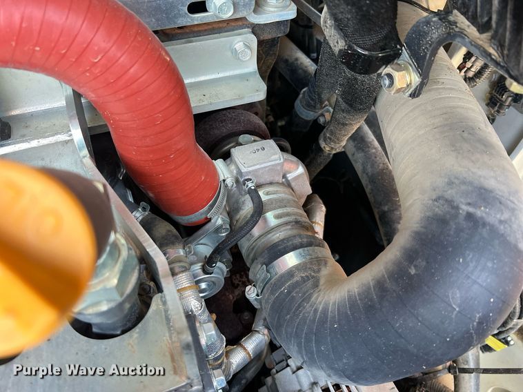 image for item II9142 2016 Takeuchi TL12V2  tracked skid steer loader