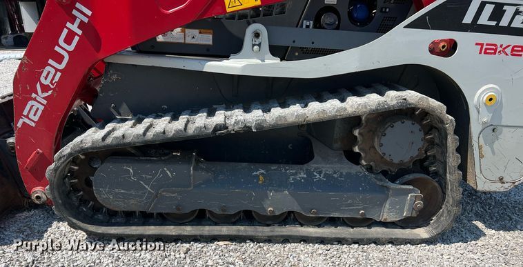 image for item II9142 2016 Takeuchi TL12V2  tracked skid steer loader