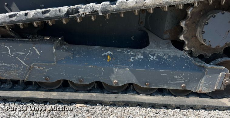 image for item II9142 2016 Takeuchi TL12V2  tracked skid steer loader