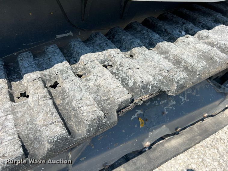 image for item II9142 2016 Takeuchi TL12V2  tracked skid steer loader