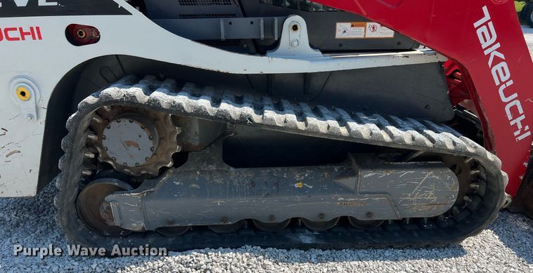 image for item II9142 2016 Takeuchi TL12V2  tracked skid steer loader