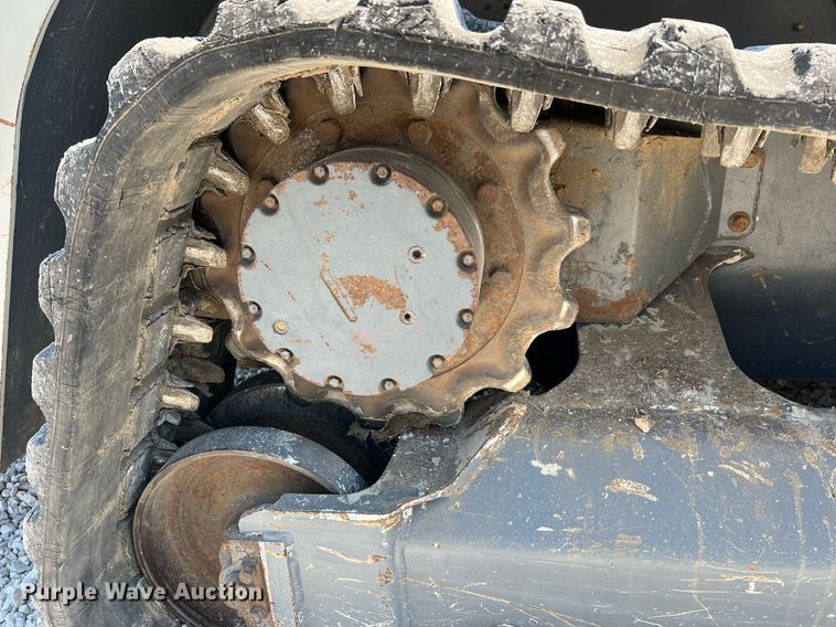 image for item II9142 2016 Takeuchi TL12V2  tracked skid steer loader