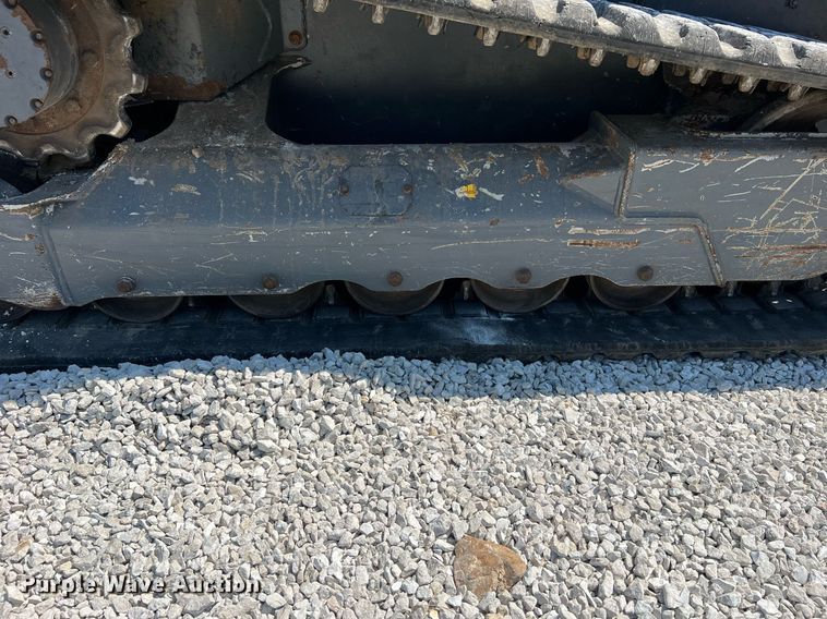 image for item II9142 2016 Takeuchi TL12V2  tracked skid steer loader