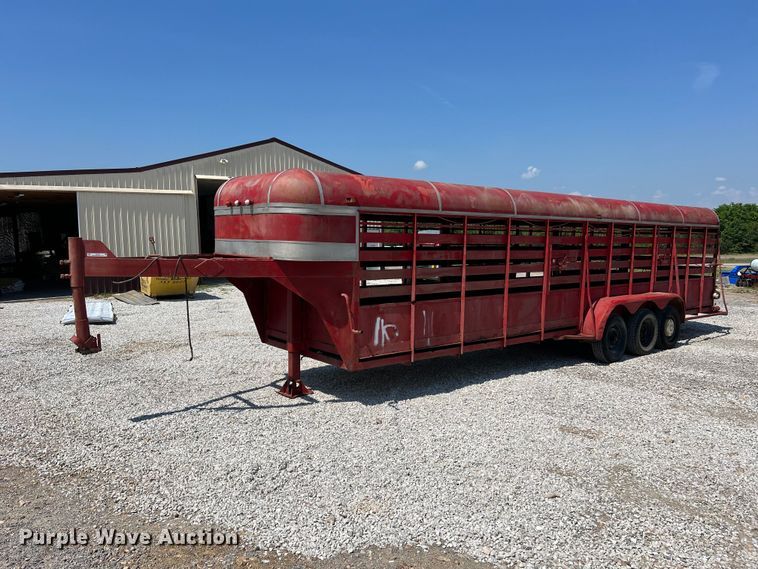 image for item II9143 1982 R&B  livestock trailer