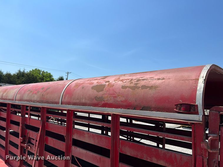 image for item II9143 1982 R&B  livestock trailer