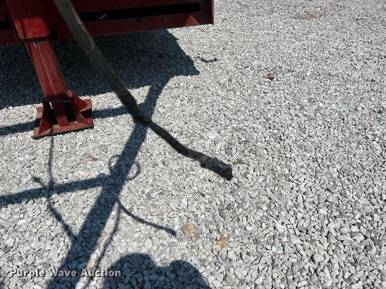 image for item II9143 1982 R&B  livestock trailer