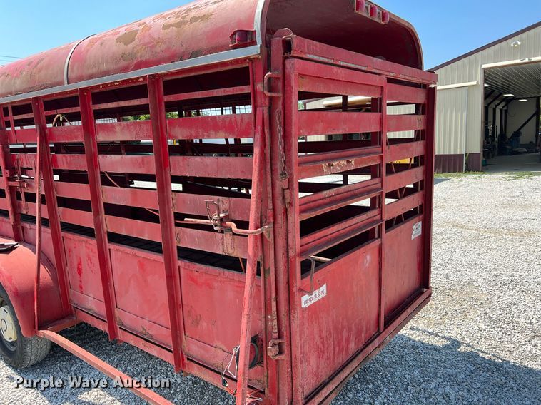 image for item II9143 1982 R&B  livestock trailer