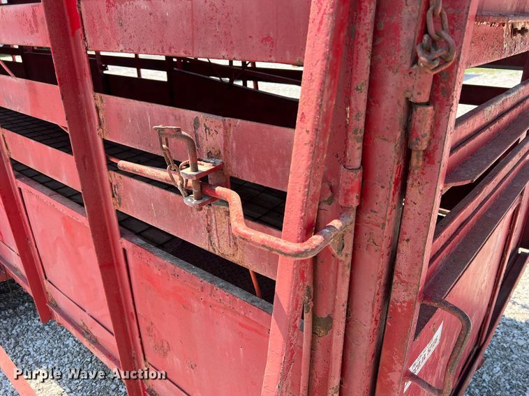 image for item II9143 1982 R&B  livestock trailer