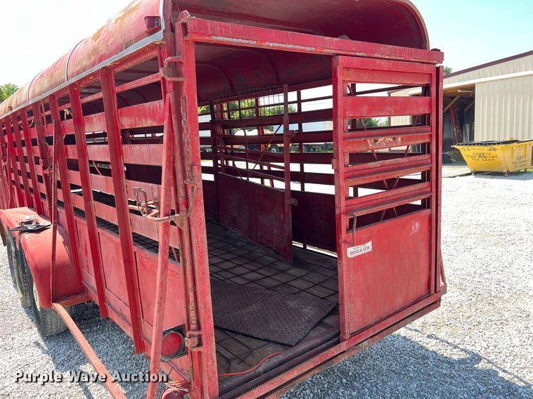 image for item II9143 1982 R&B  livestock trailer