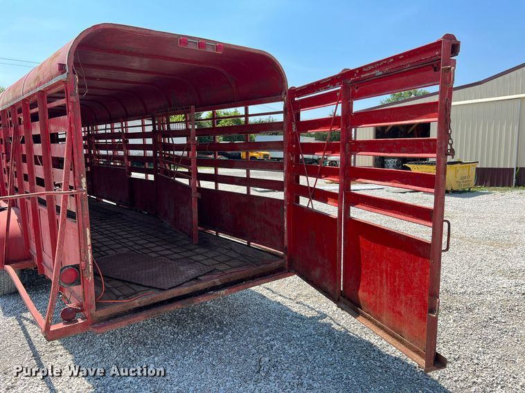 image for item II9143 1982 R&B  livestock trailer