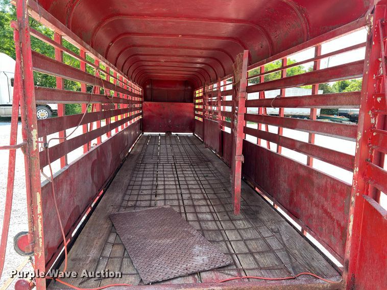 image for item II9143 1982 R&B  livestock trailer