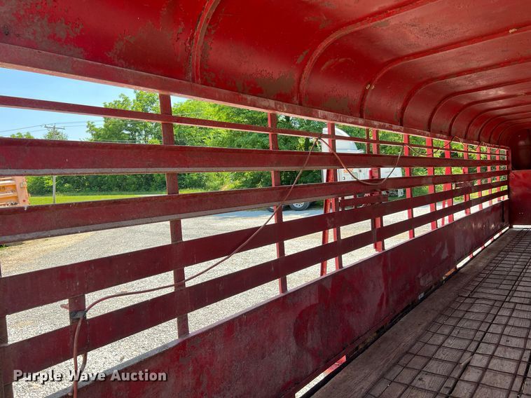 image for item II9143 1982 R&B  livestock trailer