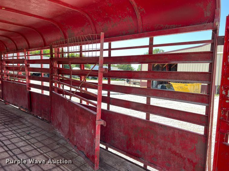 image for item II9143 1982 R&B  livestock trailer
