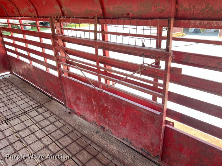 image for item II9143 1982 R&B  livestock trailer