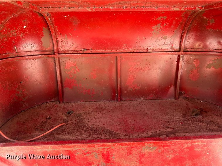 image for item II9143 1982 R&B  livestock trailer