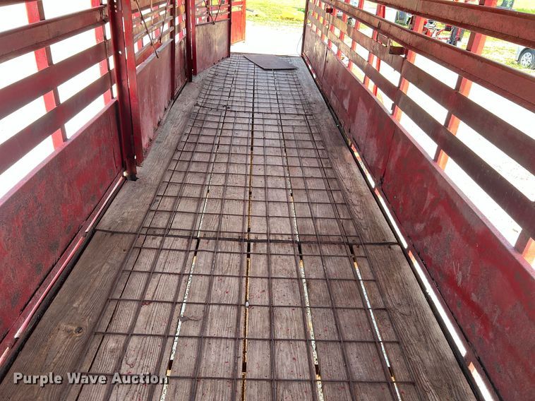 image for item II9143 1982 R&B  livestock trailer
