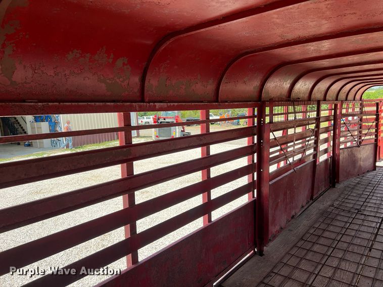 image for item II9143 1982 R&B  livestock trailer