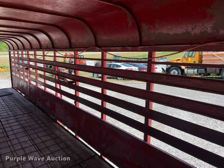 image for item II9143 1982 R&B  livestock trailer