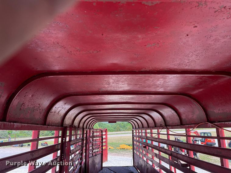 image for item II9143 1982 R&B  livestock trailer