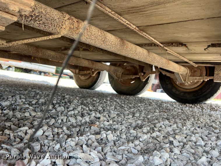 image for item II9143 1982 R&B  livestock trailer