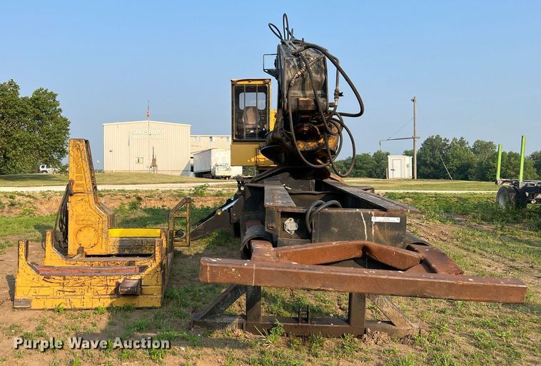 image for item II9146 2003 Tigercat 230B  log loader