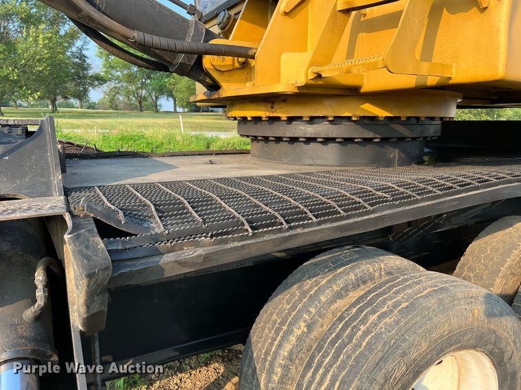 image for item II9146 2003 Tigercat 230B  log loader