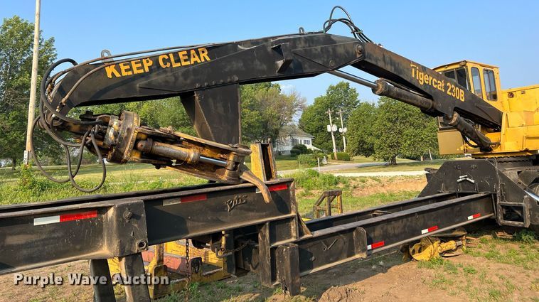 image for item II9146 2003 Tigercat 230B  log loader
