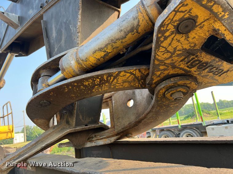 image for item II9146 2003 Tigercat 230B  log loader