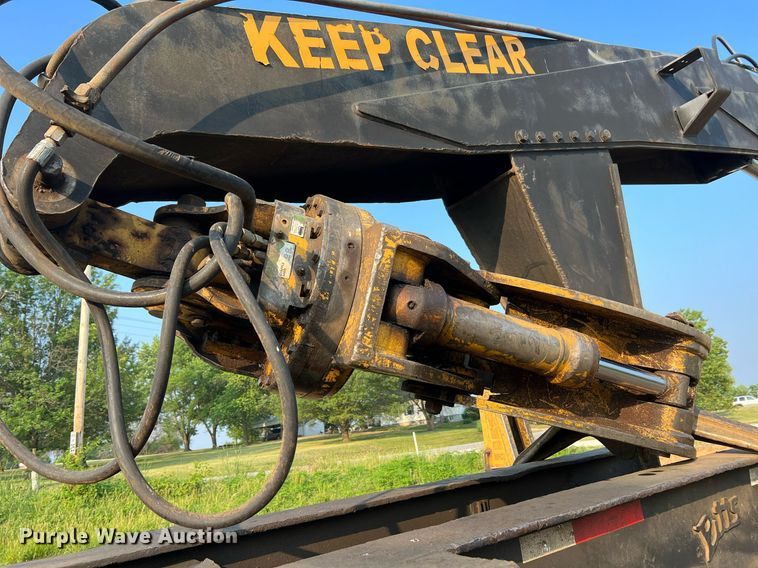 image for item II9146 2003 Tigercat 230B  log loader