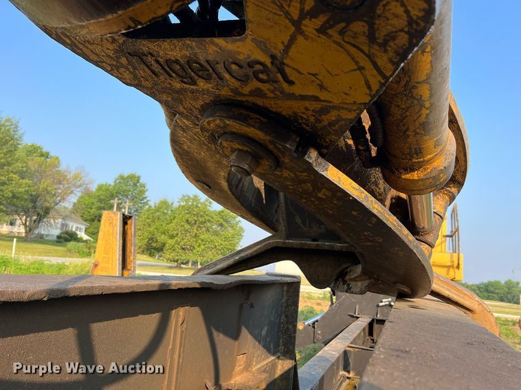 image for item II9146 2003 Tigercat 230B  log loader
