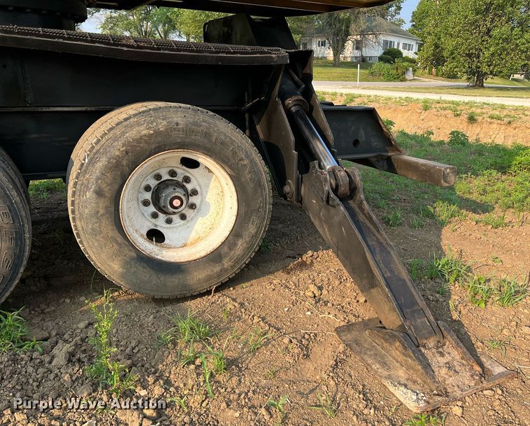 image for item II9146 2003 Tigercat 230B  log loader