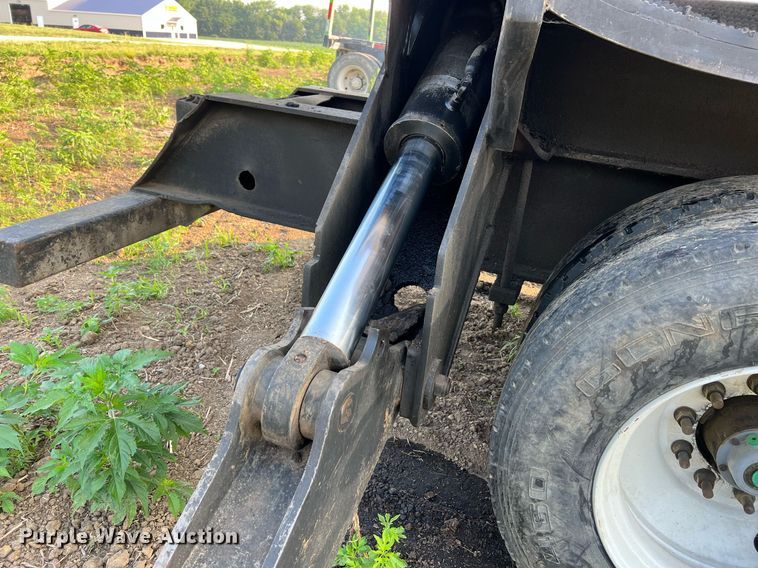 image for item II9146 2003 Tigercat 230B  log loader