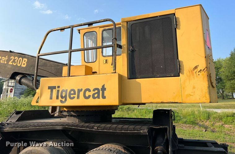 image for item II9146 2003 Tigercat 230B  log loader
