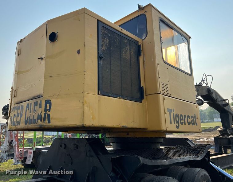 image for item II9146 2003 Tigercat 230B  log loader