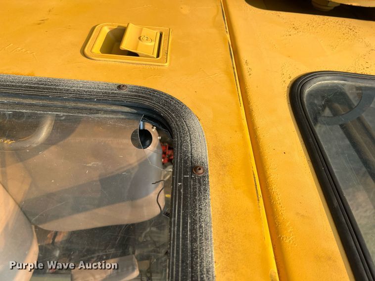 image for item II9146 2003 Tigercat 230B  log loader