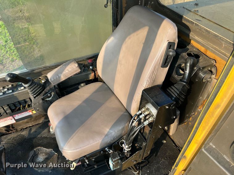 image for item II9146 2003 Tigercat 230B  log loader