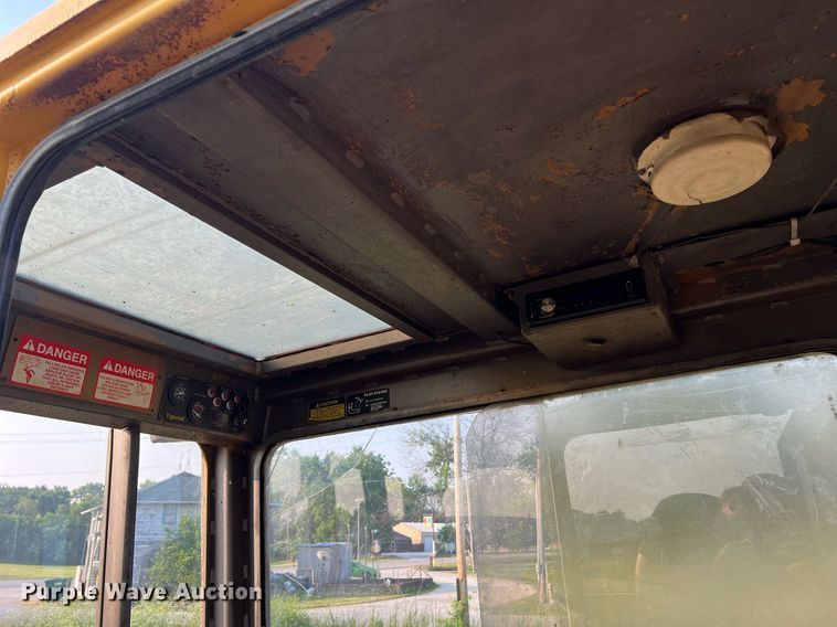 image for item II9146 2003 Tigercat 230B  log loader