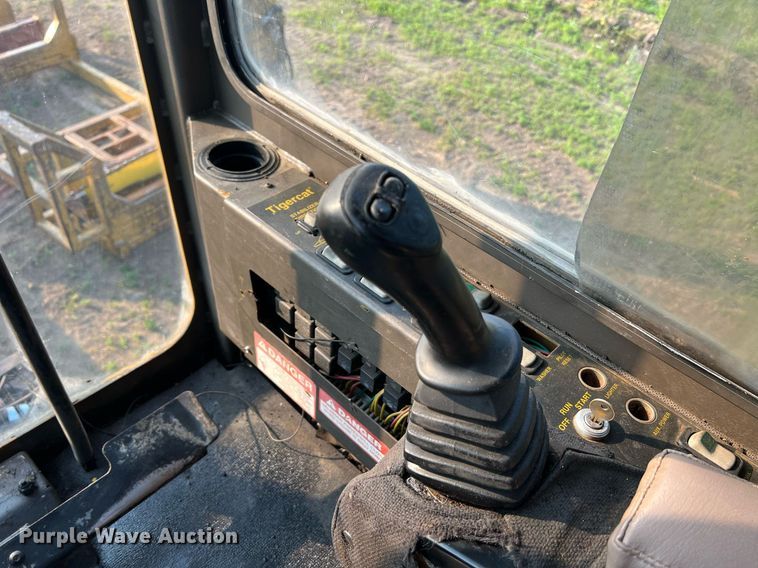 image for item II9146 2003 Tigercat 230B  log loader