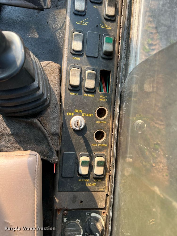 image for item II9146 2003 Tigercat 230B  log loader