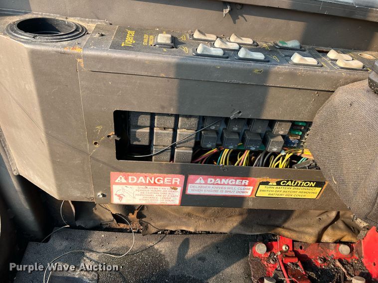 image for item II9146 2003 Tigercat 230B  log loader