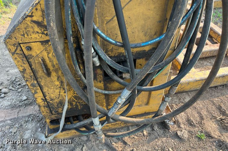 image for item II9146 2003 Tigercat 230B  log loader