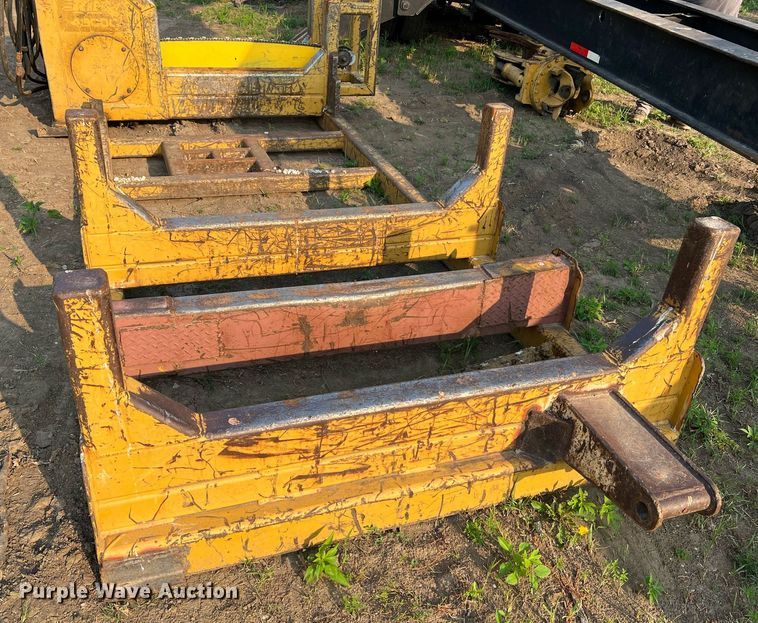 image for item II9146 2003 Tigercat 230B  log loader