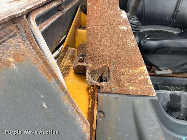 image for item II9178 2012 John Deere 326D  skid steer loader