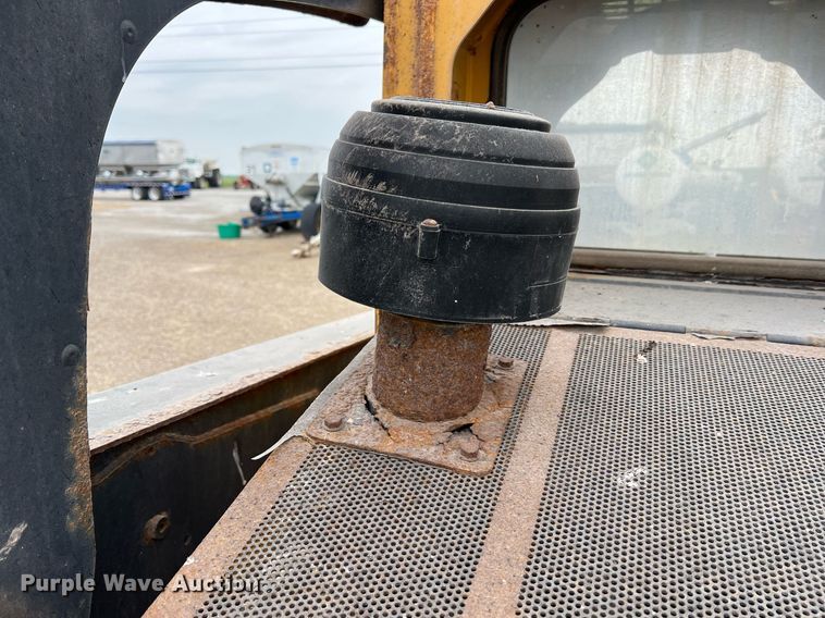 image for item II9178 2012 John Deere 326D  skid steer loader